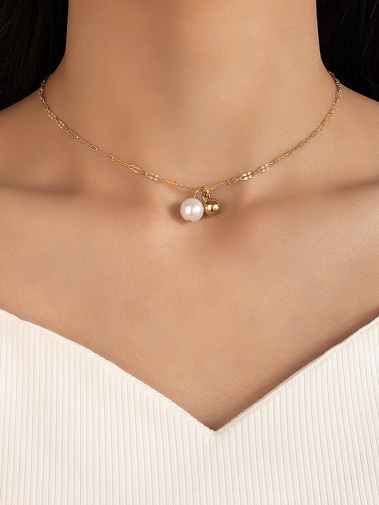 Faux Pearl Pendant Necklace