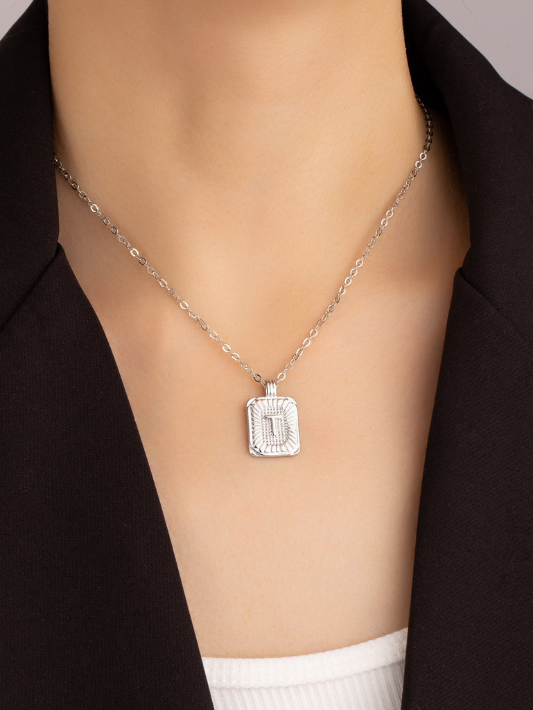 Letter Detail Geometric Pendant Necklace
